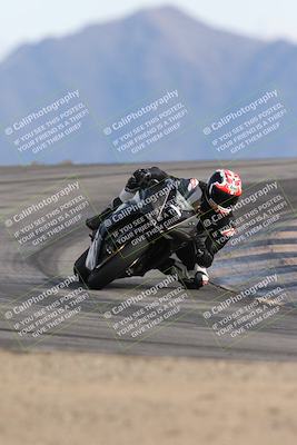 media/Nov-16-2025-Race Pace (Sun) [[8c5fa54630]]/Verified Riders/8-Turn 12 (120pm)/